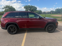 Used 2025  Jeep Grand Cherokee Altitude 4x4 at Naples Auto Sales near Vernal&comma; UT