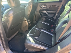 Used 2019  Jeep Cherokee 4d SUV 4WD Latitude Plus 3.2L at Naples Auto Sales near Vernal, UT