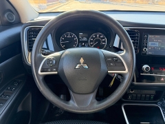 Used 2020  Mitsubishi Outlander 4d SUV AWC ES at Naples Auto Sales near Vernal&comma; UT
