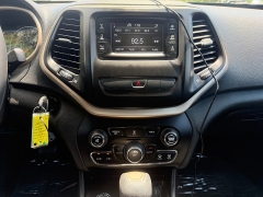 Used 2014  Jeep Cherokee 4d SUV 4WD Latitude V6 at Naples Auto Sales near Vernal&comma; UT