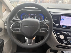 Used 2023  Chrysler Pacifica Touring L FWD at Naples Auto Sales near Vernal&comma; UT