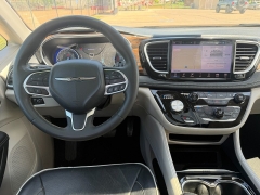 Used 2023  Chrysler Pacifica Limited FWD at Naples Auto Sales near Vernal&comma; UT