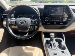 Used 2022  Toyota Highlander Hybrid XLE AWD at Naples Auto Sales near Vernal&comma; UT