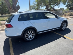 Used 2017  Volkswagen Golf Alltrack 4d Wagon TSI SE 4motion Auto at Naples Auto Sales near Vernal&comma; UT
