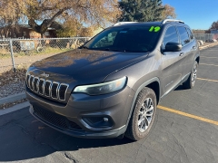 Used 2019  Jeep Cherokee 4d SUV 4WD Latitude Plus 3.2L at Naples Auto Sales near Vernal, UT