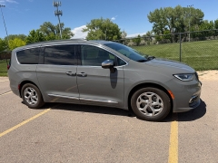 Used 2023  Chrysler Pacifica Limited FWD at Naples Auto Sales near Vernal&comma; UT
