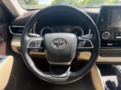 Used 2022  Toyota Highlander Hybrid XLE AWD at Naples Auto Sales near Vernal&comma; UT