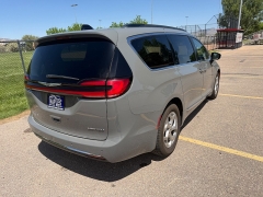 Used 2023  Chrysler Pacifica Limited FWD at Naples Auto Sales near Vernal&comma; UT