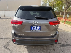 Used 2018  Toyota Highlander 4d SUV AWD LE at Naples Auto Sales near Vernal&comma; UT