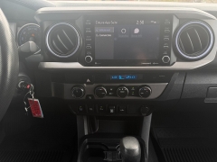Used 2021  Toyota Tacoma 4WD SR5 Double Cab 5ft Bed V6 AT at Naples Auto Sales near Vernal&comma; UT
