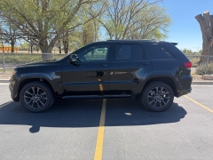 Used 2018  Jeep Grand Cherokee 4d SUV 4WD Overland V6 High Altitude at Naples Auto Sales near Vernal&comma; UT