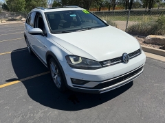 Used 2017  Volkswagen Golf Alltrack 4d Wagon TSI SE 4motion Auto at Naples Auto Sales near Vernal&comma; UT