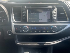 Used 2017 Toyota Highlander 4d SUV AWD SE at Naples Auto Sales near Vernal, UT