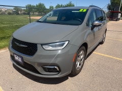 Used 2023  Chrysler Pacifica Limited FWD at Naples Auto Sales near Vernal&comma; UT