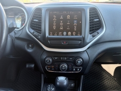 Used 2016  Jeep Cherokee 4d SUV 4WD Trailhawk V6 at Naples Auto Sales near Vernal&comma; UT