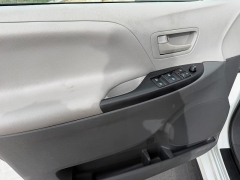 Used 2019  Toyota Sienna 4d Wagon FWD L 7-Passenger at Naples Auto Sales near Vernal&comma; UT