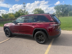 Used 2025  Jeep Grand Cherokee Altitude 4x4 at Naples Auto Sales near Vernal&comma; UT