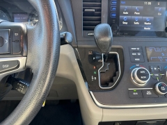 Used 2016  Toyota Sienna 4d Wagon LE 7-Pass Mobility at Naples Auto Sales near Vernal&comma; UT