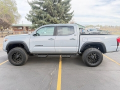 Used 2021  Toyota Tacoma 4WD SR5 Double Cab 5ft Bed V6 AT at Naples Auto Sales near Vernal&comma; UT