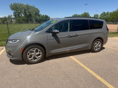 Used 2023  Chrysler Pacifica Limited FWD at Naples Auto Sales near Vernal&comma; UT