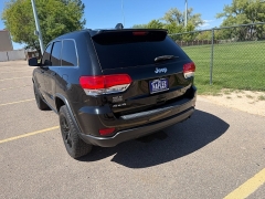 Used 2018  Jeep Grand Cherokee 4d SUV 4WD Laredo at Naples Auto Sales near Vernal&comma; UT