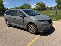 Used 2023  Chrysler Pacifica Limited FWD at Naples Auto Sales near Vernal&comma; UT