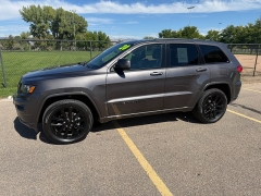 Used 2020  Jeep Grand Cherokee 4d SUV 4WD Laredo Altitude at Naples Auto Sales near Vernal&comma; UT