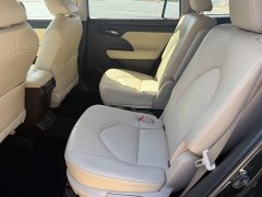 Used 2022  Toyota Highlander Hybrid XLE AWD at Naples Auto Sales near Vernal&comma; UT