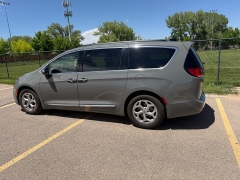 Used 2023  Chrysler Pacifica Limited FWD at Naples Auto Sales near Vernal&comma; UT