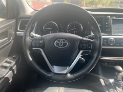 Used 2017 Toyota Highlander 4d SUV AWD SE at Naples Auto Sales near Vernal, UT