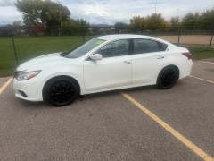 Used 2016  Nissan Altima 4d Sedan 2&period;5L at Naples Auto Sales near Vernal&comma; UT