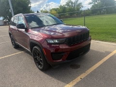 Used 2025  Jeep Grand Cherokee Altitude 4x4 at Naples Auto Sales near Vernal&comma; UT