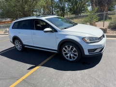 Used 2017  Volkswagen Golf Alltrack 4d Wagon TSI SE 4motion Auto at Naples Auto Sales near Vernal&comma; UT