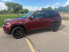 Used 2025  Jeep Grand Cherokee Altitude 4x4 at Naples Auto Sales near Vernal&comma; UT