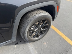 Used 2024  Jeep Grand Cherokee L Altitude 4x4 at Naples Auto Sales near Vernal&comma; UT