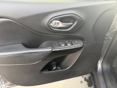 Used 2020  Jeep Cherokee 4d SUV 4WD Latitude Plus Altitude 2&period;4L at Naples Auto Sales near Vernal&comma; UT