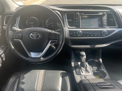 Used 2017 Toyota Highlander 4d SUV AWD SE at Naples Auto Sales near Vernal, UT