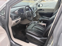 Used 2023  Chrysler Pacifica Touring L FWD at Naples Auto Sales near Vernal&comma; UT