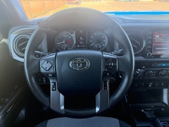 Used 2020  Toyota Tacoma 4WD Double Cab TRD Off-Road Auto at Naples Auto Sales near Vernal&comma; UT