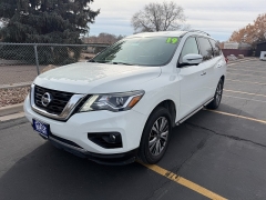 Used 2019  Nissan Pathfinder 4d SUV 4WD SL at Naples Auto Sales near Vernal&comma; UT