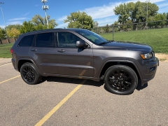 Used 2020  Jeep Grand Cherokee 4d SUV 4WD Laredo Altitude at Naples Auto Sales near Vernal&comma; UT