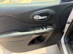 Used 2014  Jeep Cherokee 4d SUV 4WD Latitude V6 at Naples Auto Sales near Vernal&comma; UT