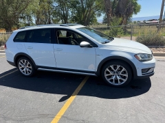 Used 2017  Volkswagen Golf Alltrack 4d Wagon TSI SE 4motion Auto at Naples Auto Sales near Vernal&comma; UT