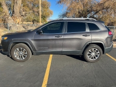 Used 2019  Jeep Cherokee 4d SUV 4WD Latitude Plus 3.2L at Naples Auto Sales near Vernal, UT