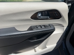 Used 2023  Chrysler Pacifica Limited FWD at Naples Auto Sales near Vernal&comma; UT