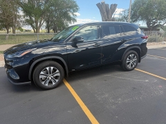 Used 2022  Toyota Highlander Hybrid XLE AWD at Naples Auto Sales near Vernal&comma; UT