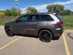 Used 2020  Jeep Grand Cherokee 4d SUV 4WD Laredo Altitude at Naples Auto Sales near Vernal&comma; UT