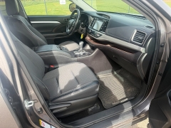 Used 2018  Toyota Highlander 4d SUV AWD LE at Naples Auto Sales near Vernal&comma; UT