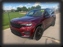  2025 Jeep Grand Cherokee Altitude 4x4 at Naples Auto Sales near Vernal&comma; UT