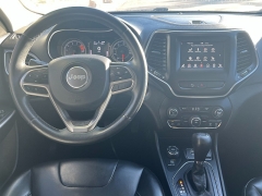 Used 2019  Jeep Cherokee 4d SUV 4WD Latitude Plus 3.2L at Naples Auto Sales near Vernal, UT